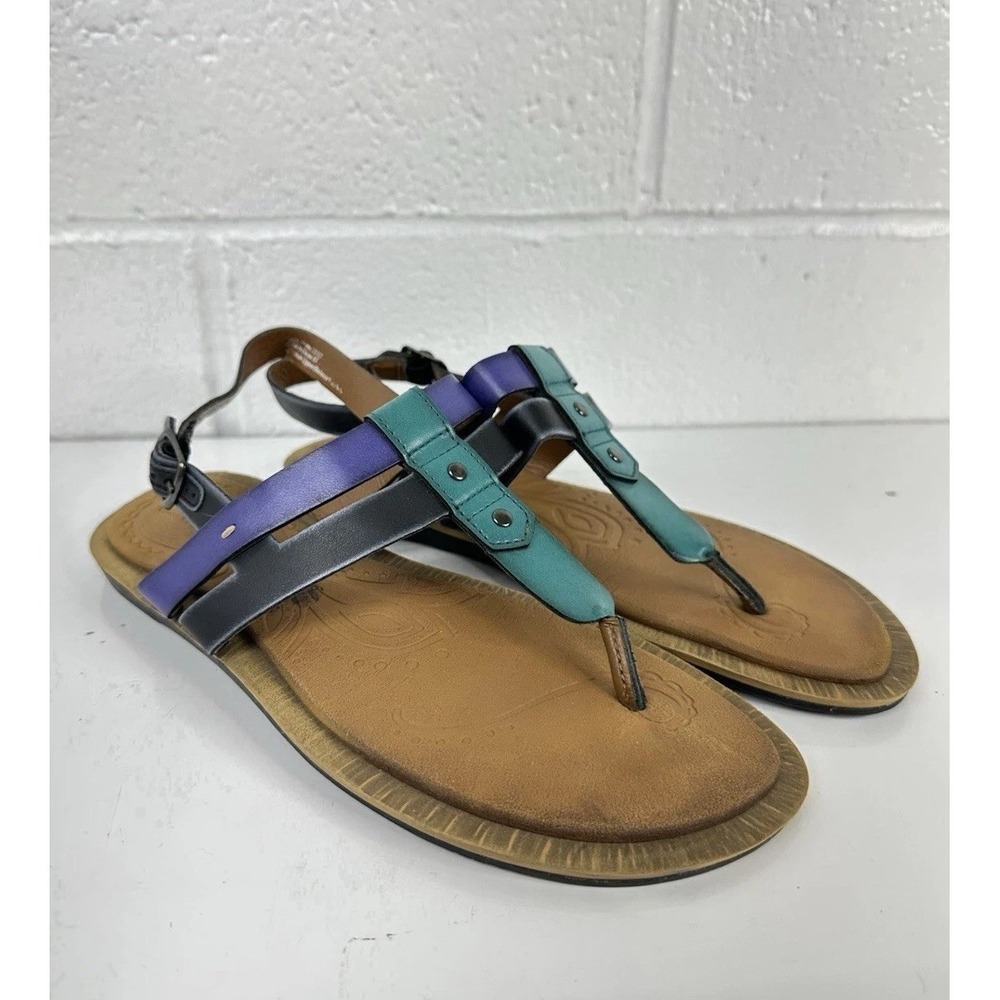 Clarks Billie Swing Strappy T-strap Flat Sandals / Women's 7.5